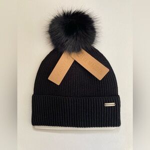 STEVE MADDEN | NWT Women’s Pom Pom Beanie